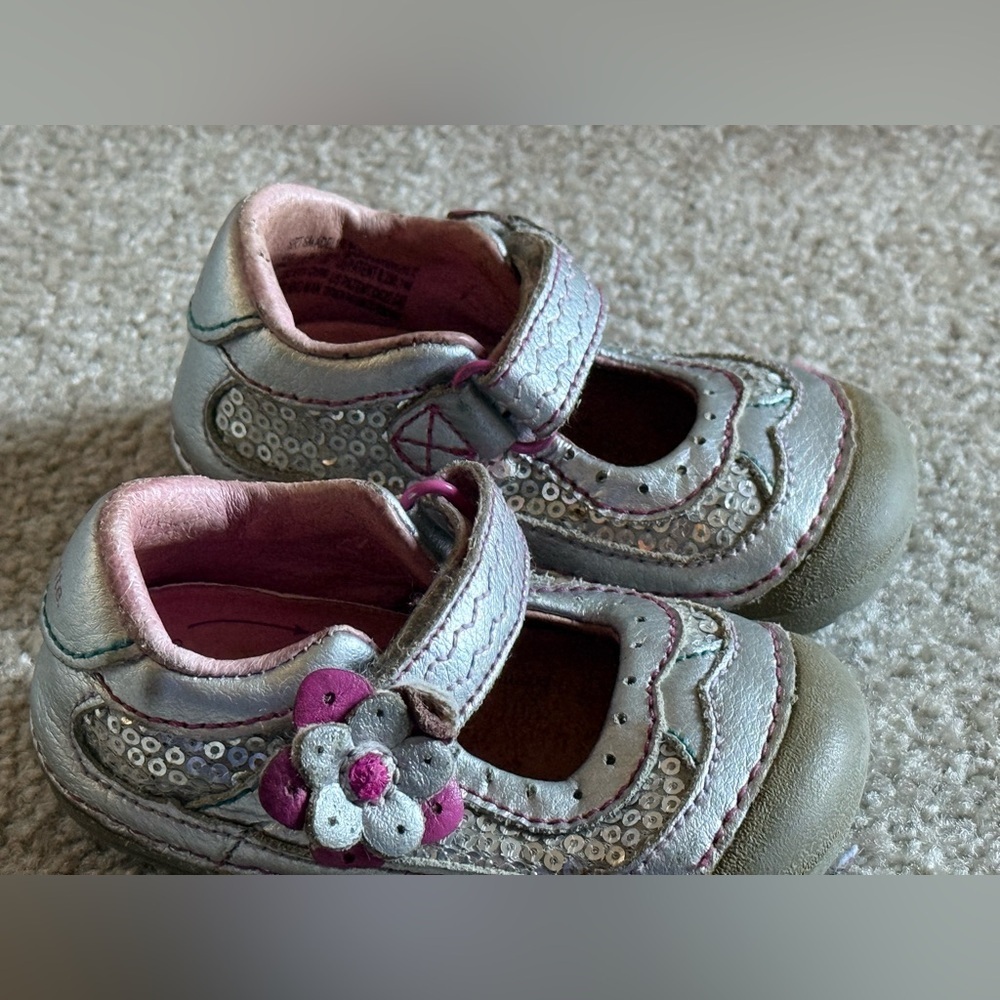 Silver Stride Rite Shoe size 3.5 Adeline 425 Mary Jane Sneaker
